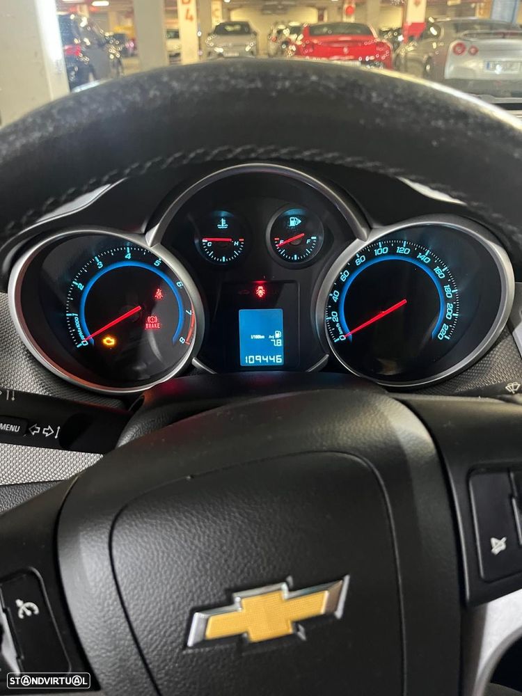 Chevrolet Cruze 1.6 LS - 6