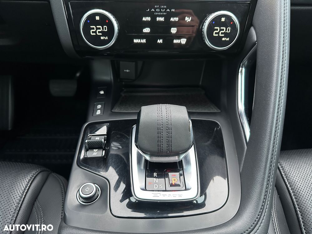 Jaguar E-Pace D165 AWD R-Dynamic - 13