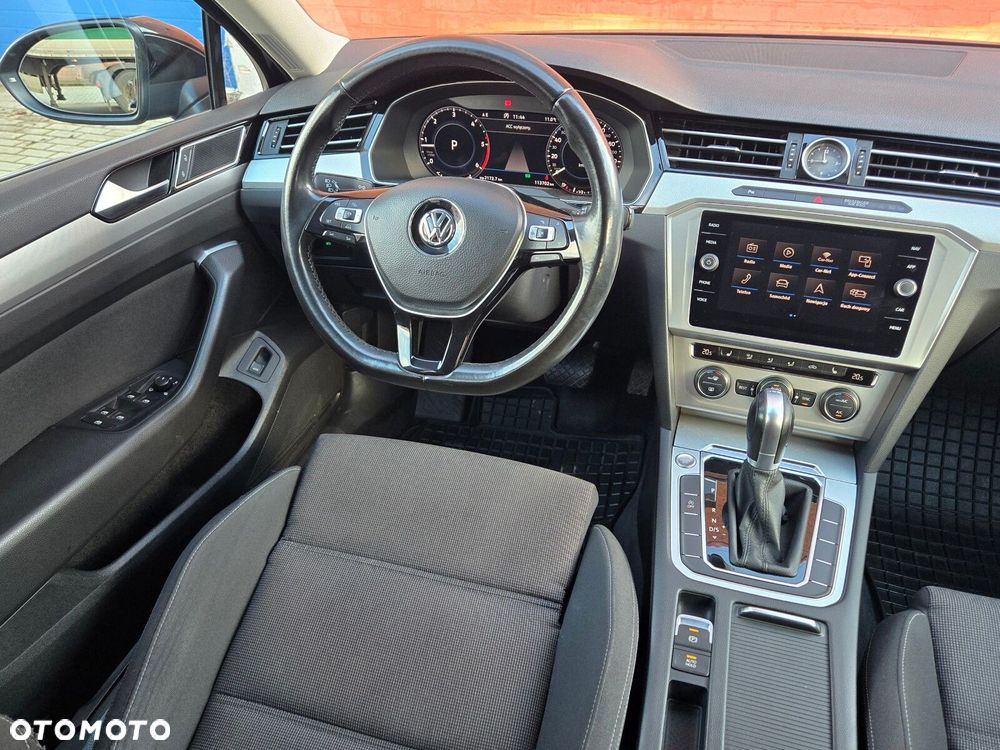 Volkswagen Passat - 13