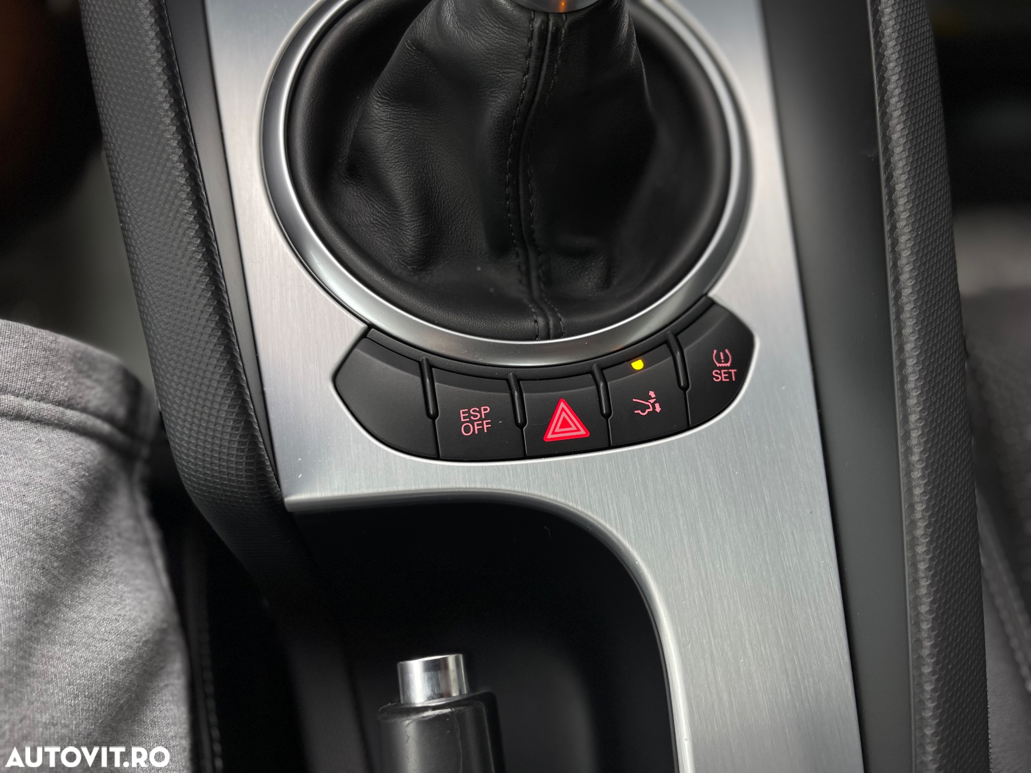 Audi TT Coupe 2.0 TDI quattro - 12