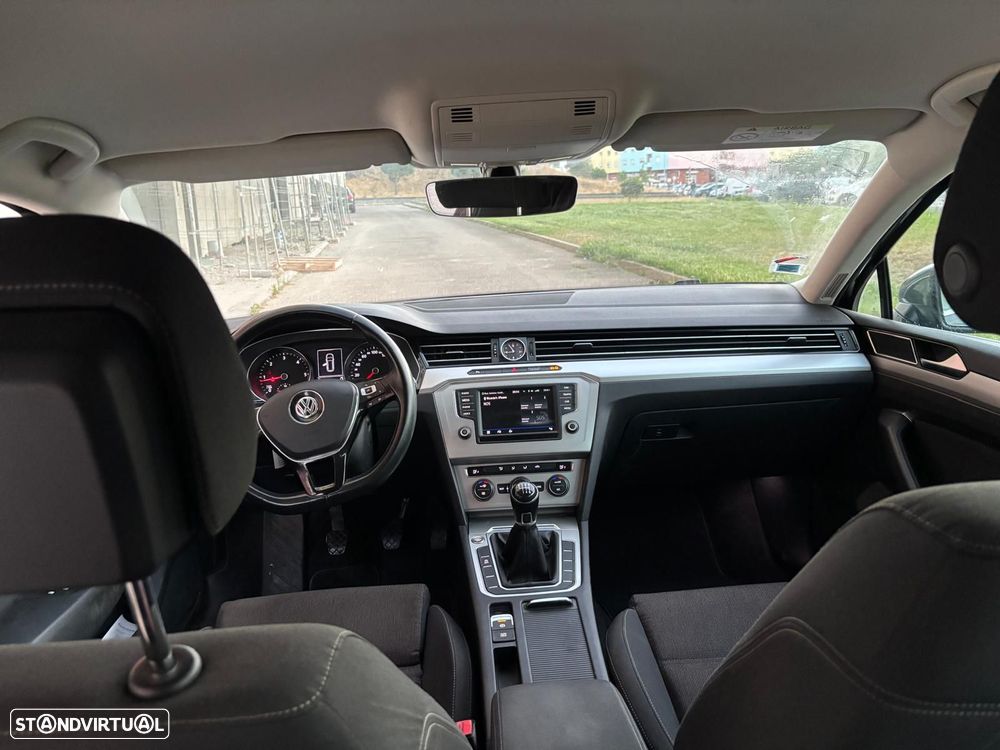 VW Passat Variant 1.6 TDI BlueMotion - 8