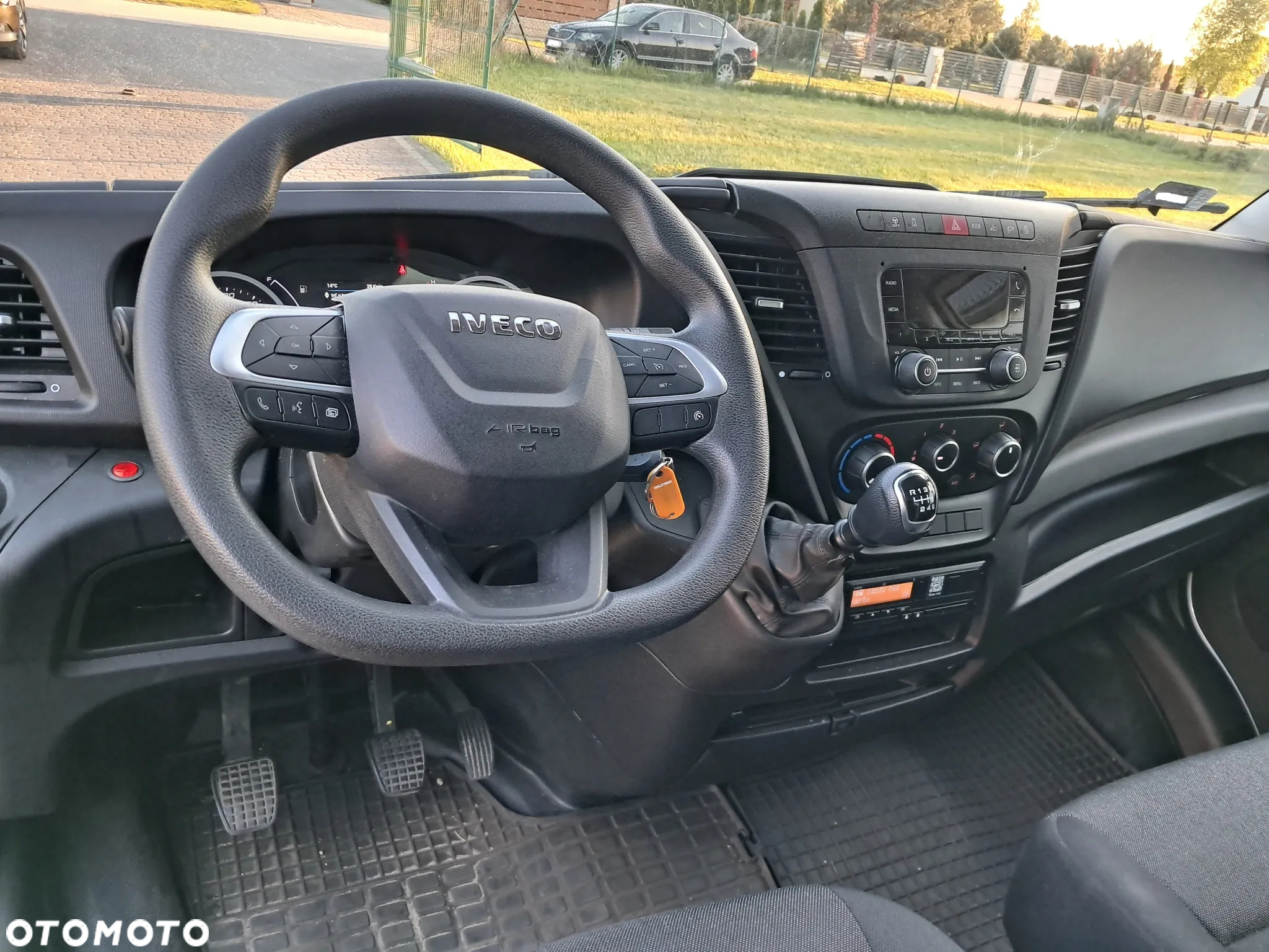 Iveco Daily 72C180 Kontener + Winda 1 Tona Salon Polska - 13