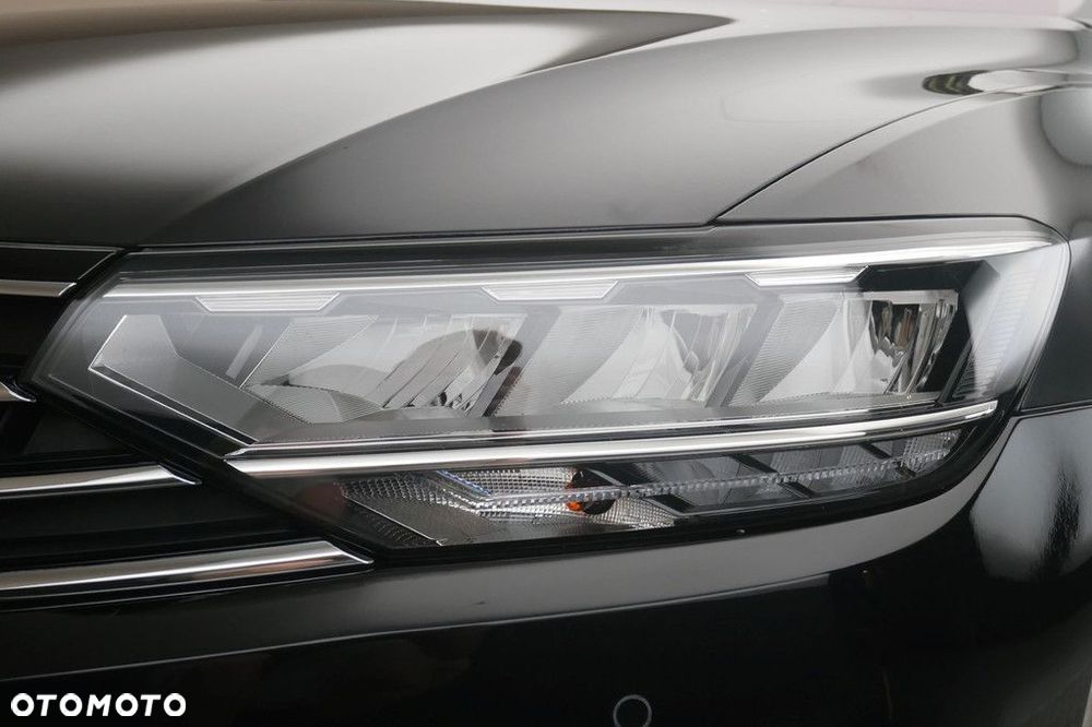 Volkswagen Passat Variant 2.0 TSI Business DSG - 13