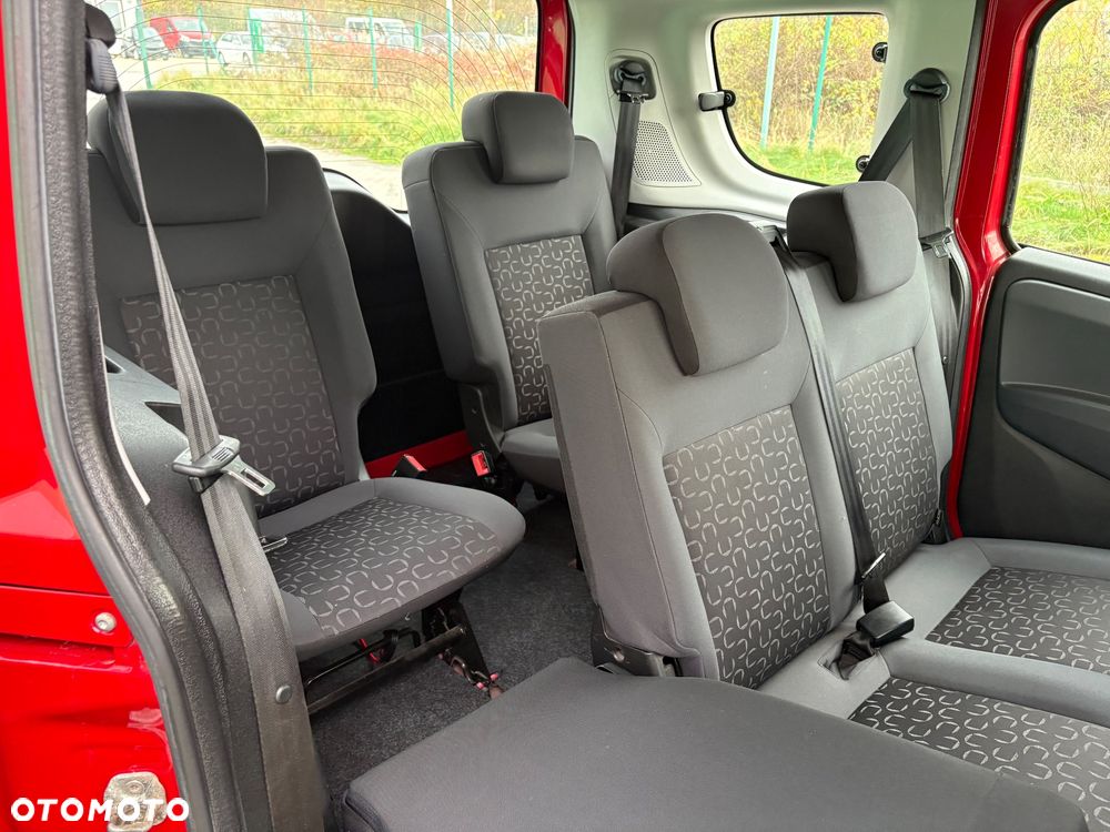 Fiat Doblo 1.4 16V Emotion - 17