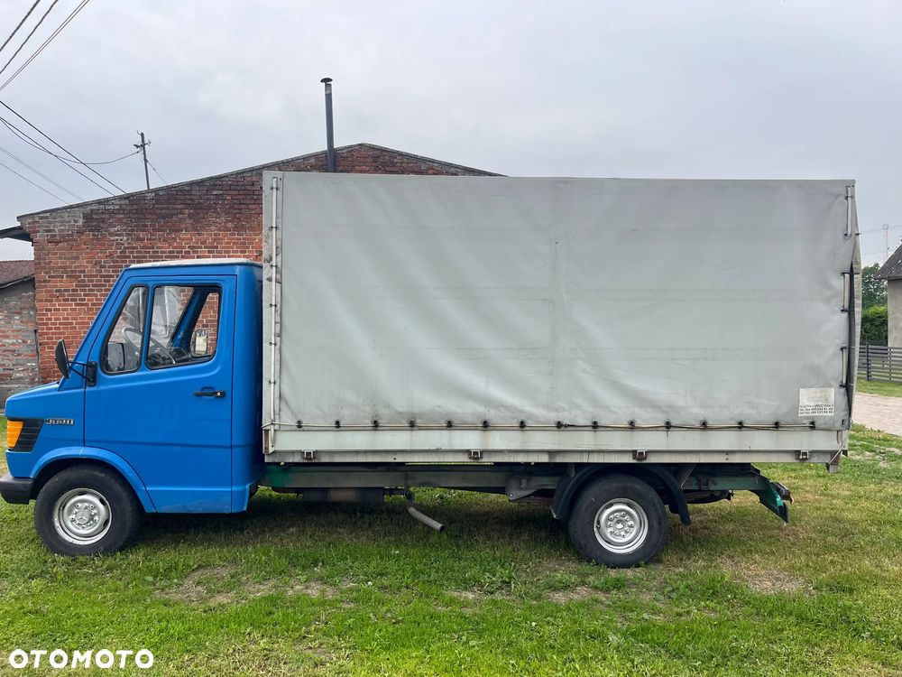 Mercedes-Benz 309D - 5