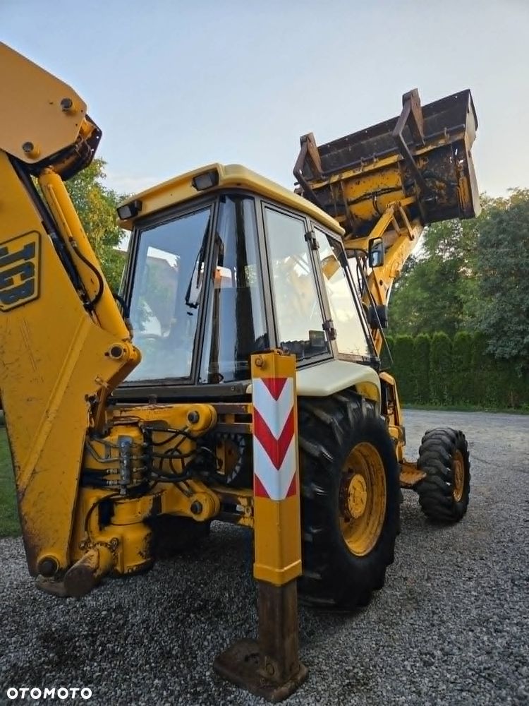 JCB 3CX - 9