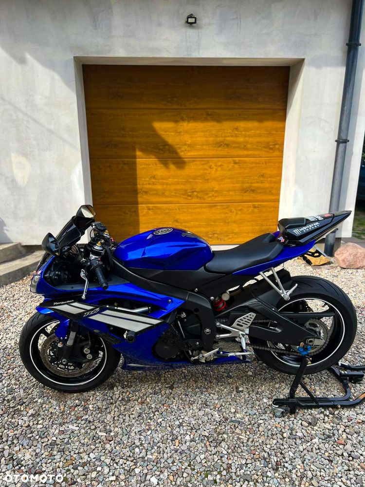 Yamaha R6 - 4