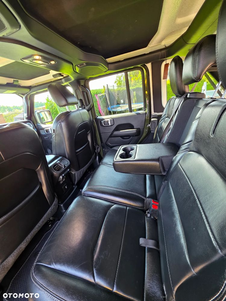 Jeep Wrangler - 4