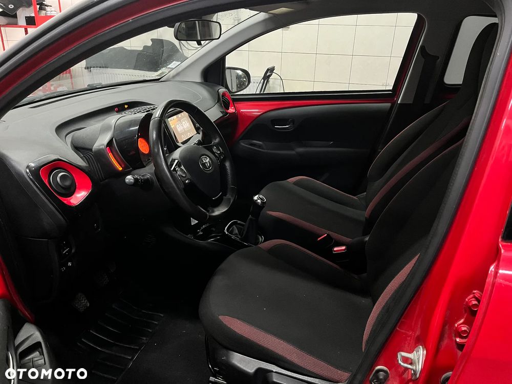 Toyota Aygo x-play Edition S+ - 9