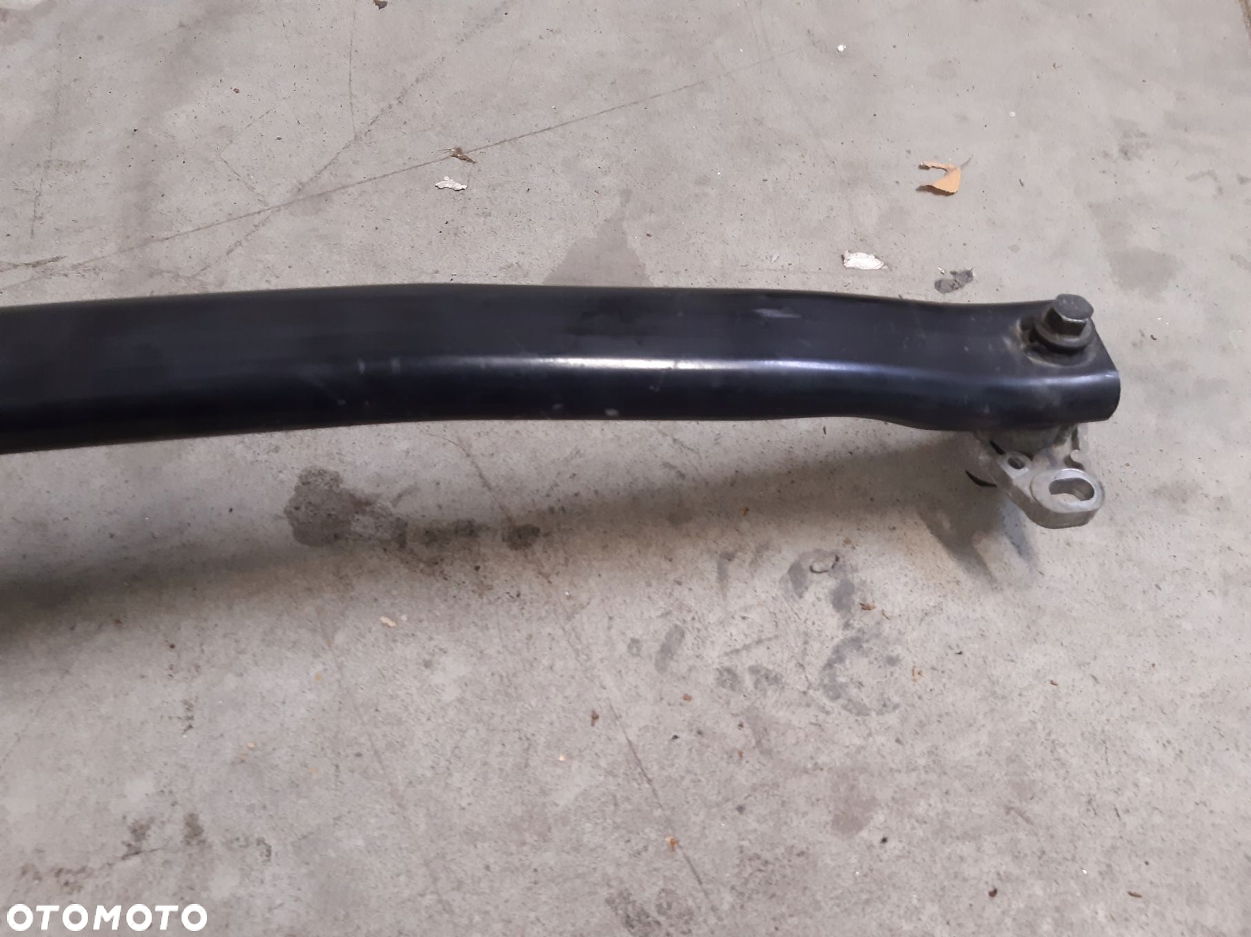 Volvo S60 V70 06r 2.4B ROZPORKA ŁAPA 30671357 - 2