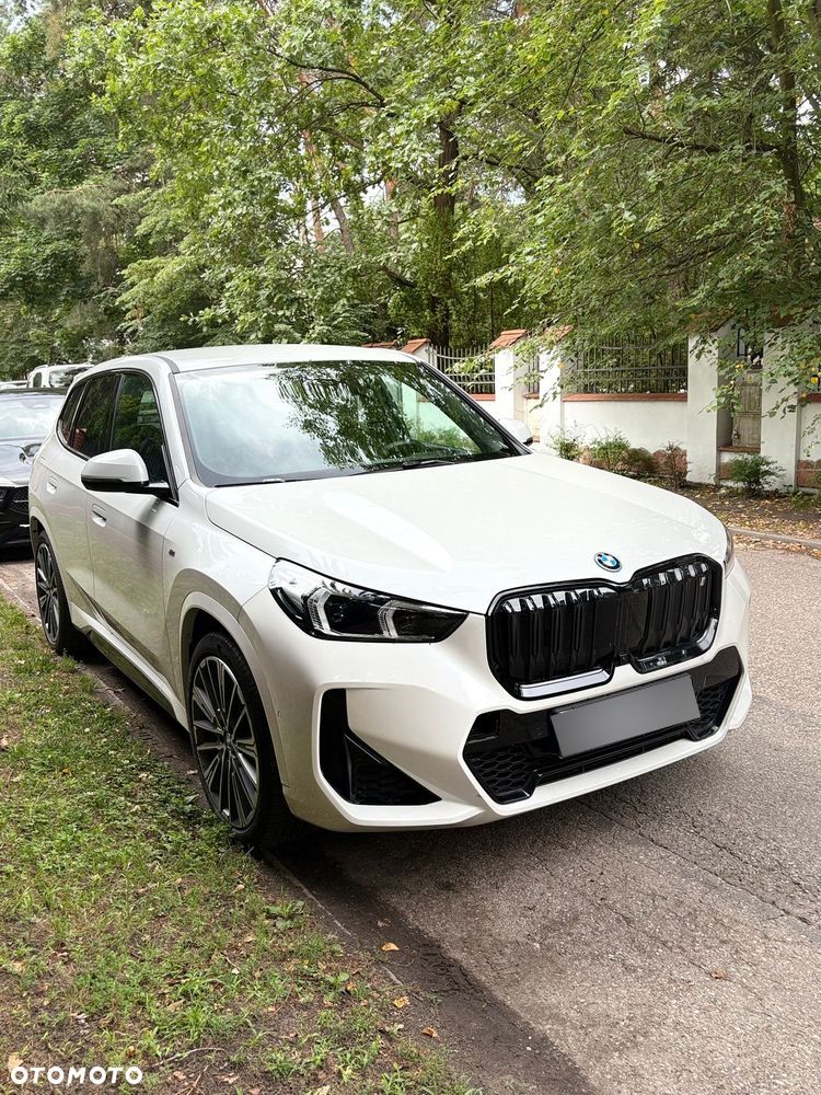 BMW iX1 - 4