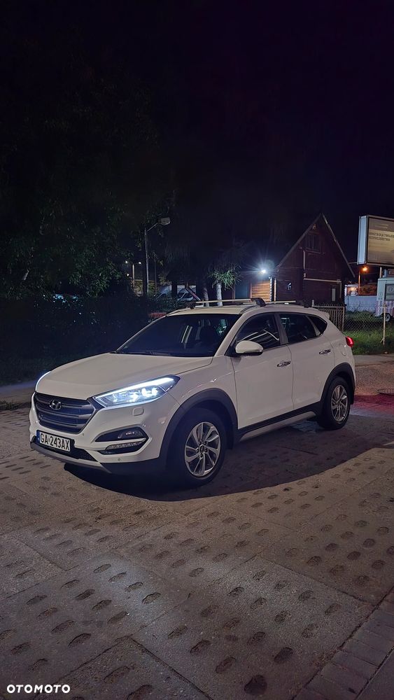 Hyundai Tucson 2.0 CRDI BlueDrive Style 2WD - 24