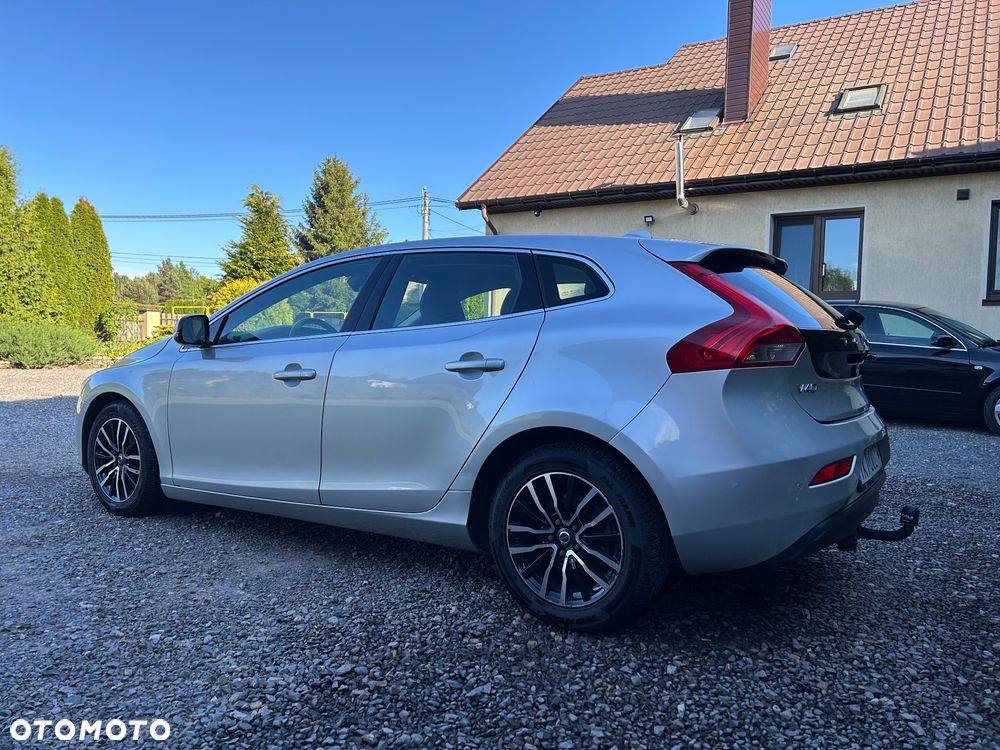 Volvo V40 D2 Momentum - 3