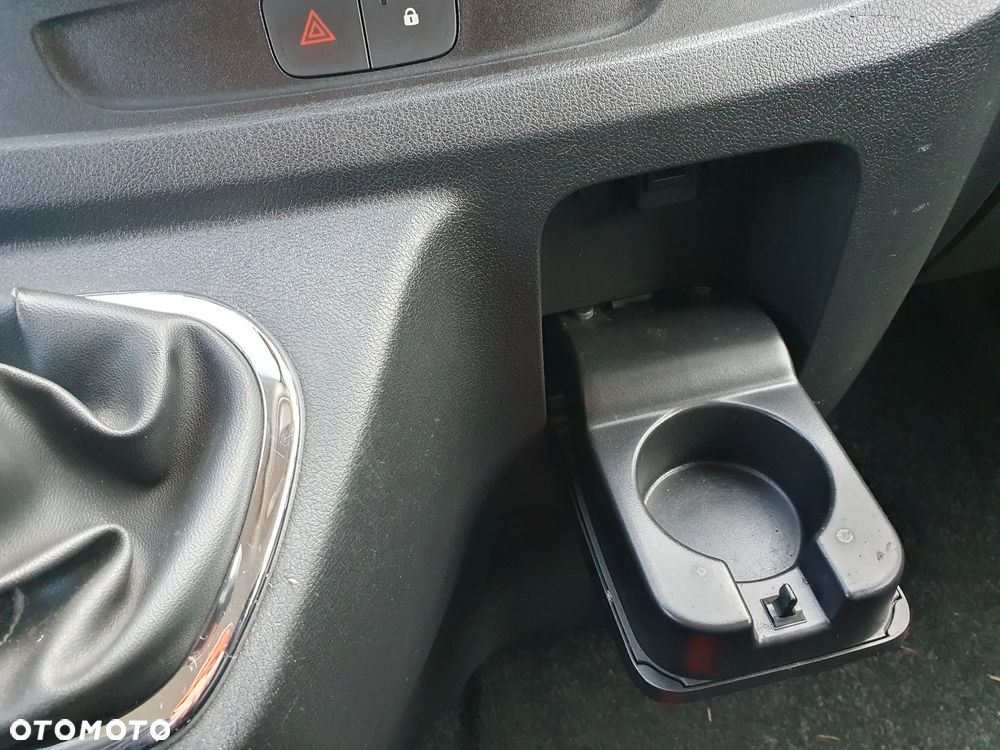 Opel Vivaro - 17