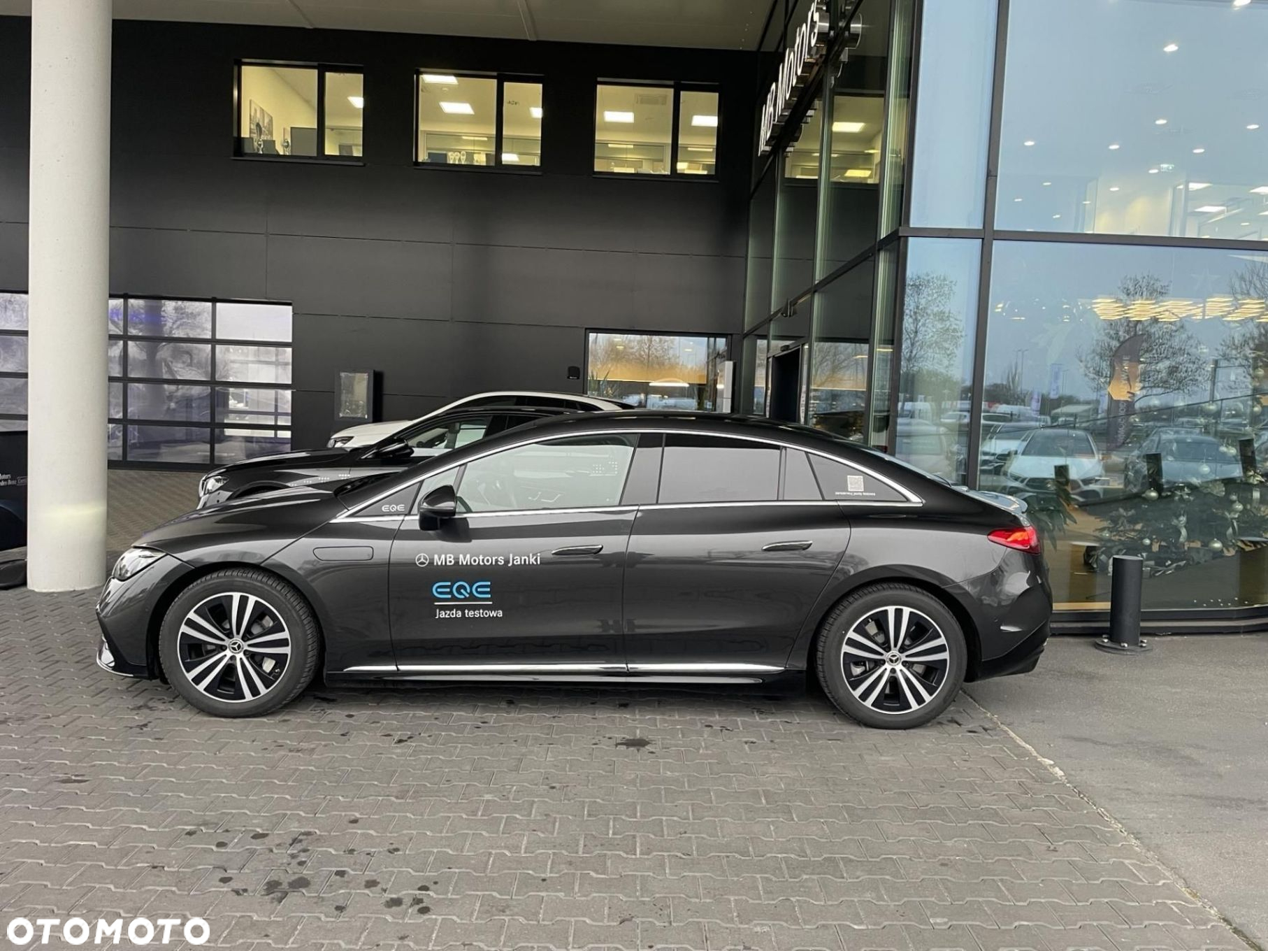 Mercedes-Benz EQE - 4