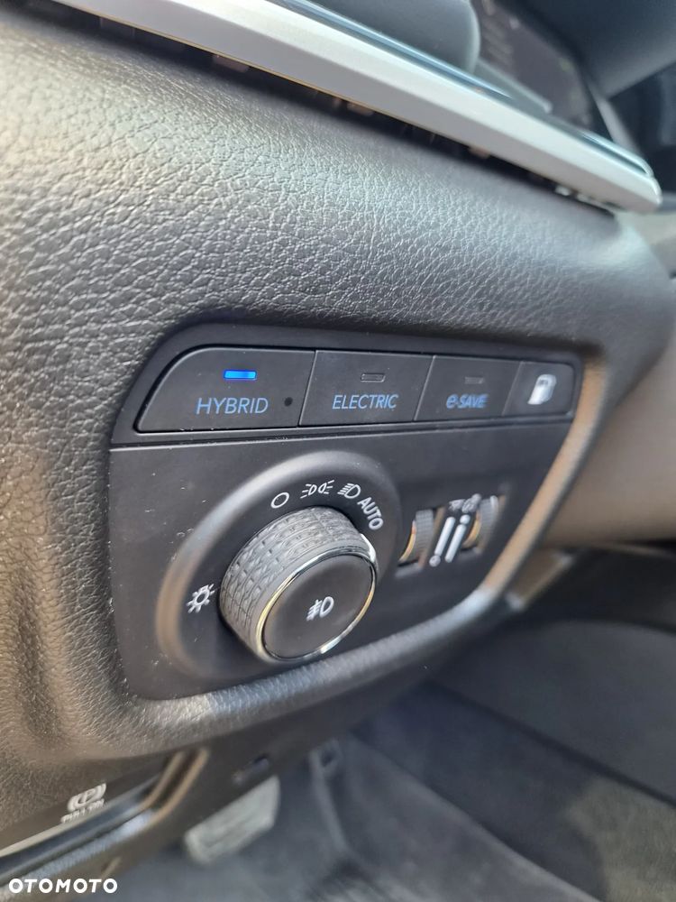 Jeep Grand Cherokee - 25