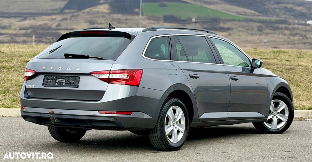 Skoda Superb 2.0 TDI DSG Premium Edition - 5