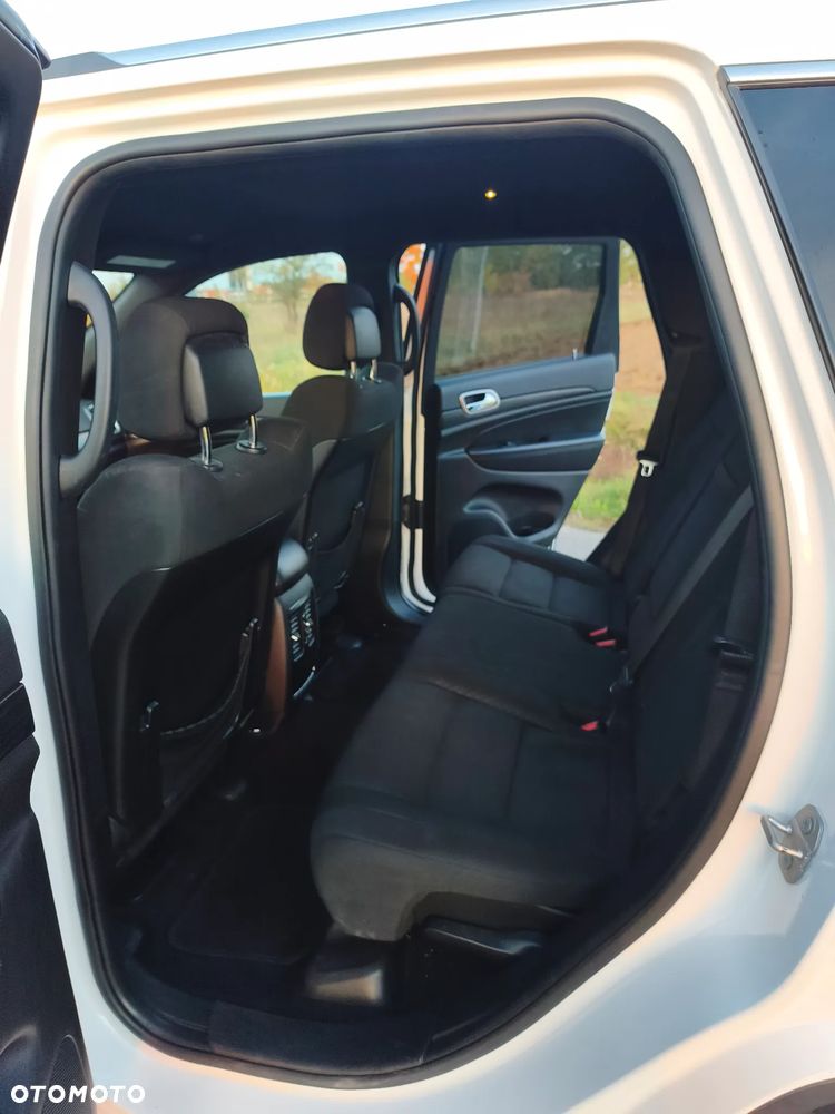 Jeep Grand Cherokee - 11