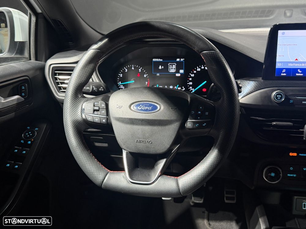 Ford Focus 1.0 EcoBoost ST-Line - 27