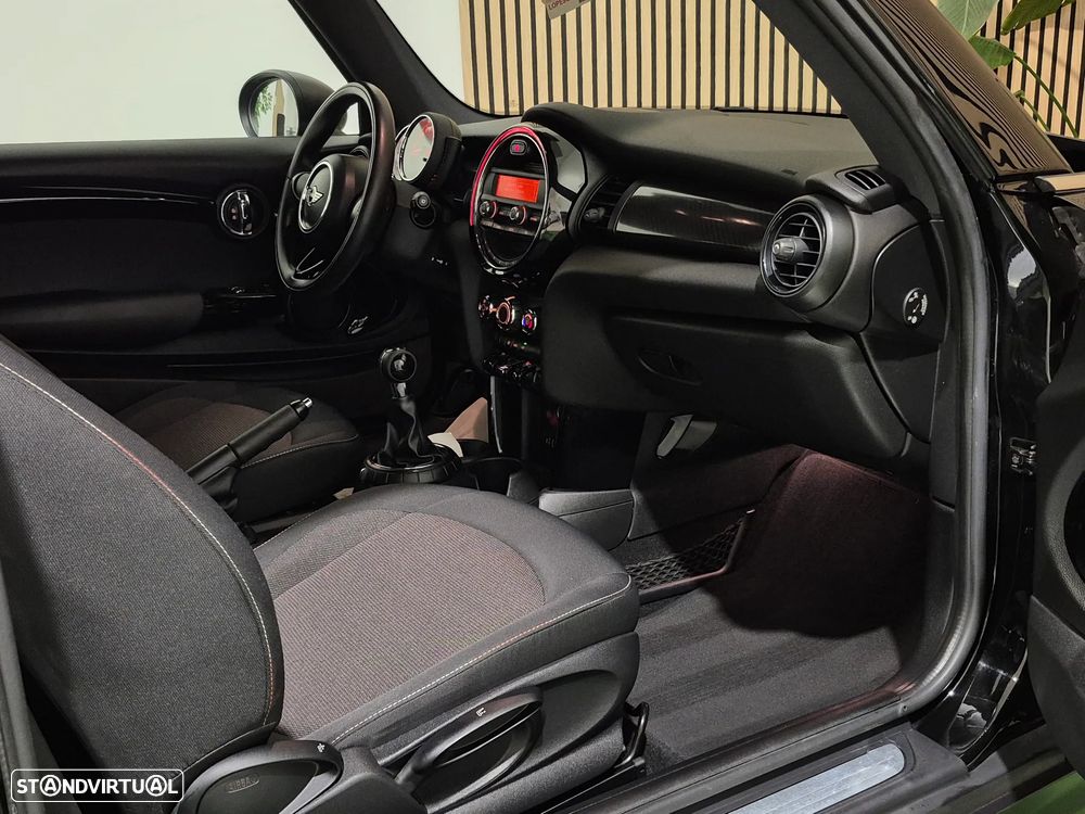 MINI 3 Portas One D - 20