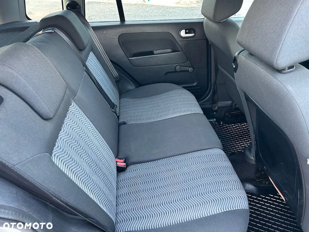 Ford Fusion 1.6 + - 11