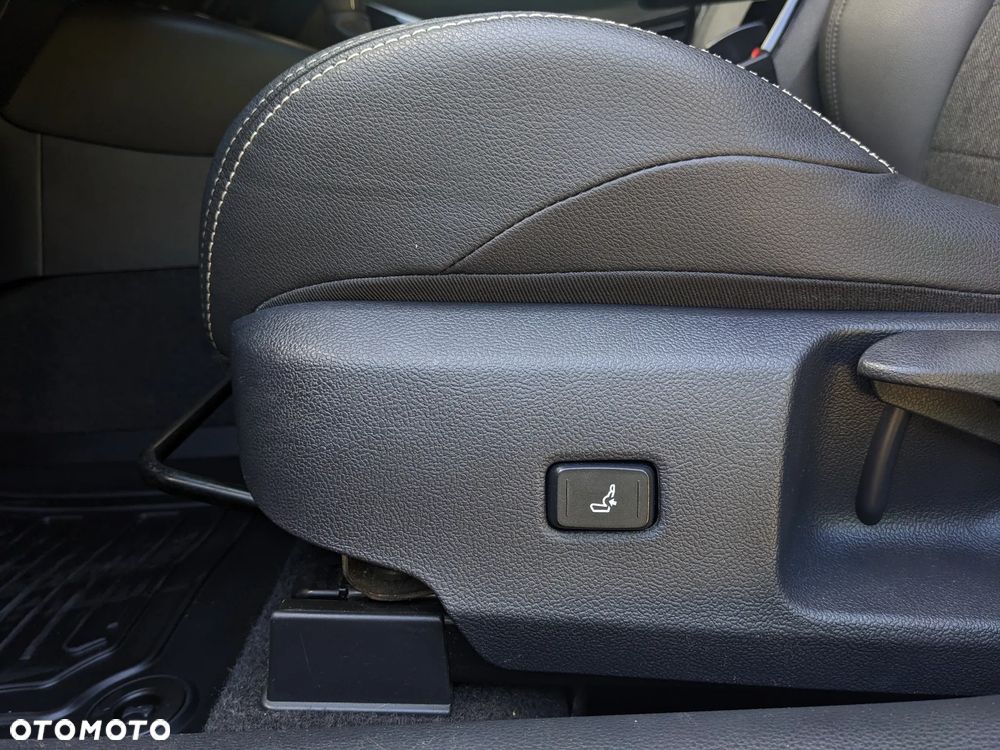 Toyota Corolla 1.8 Hybrid Selection - 37