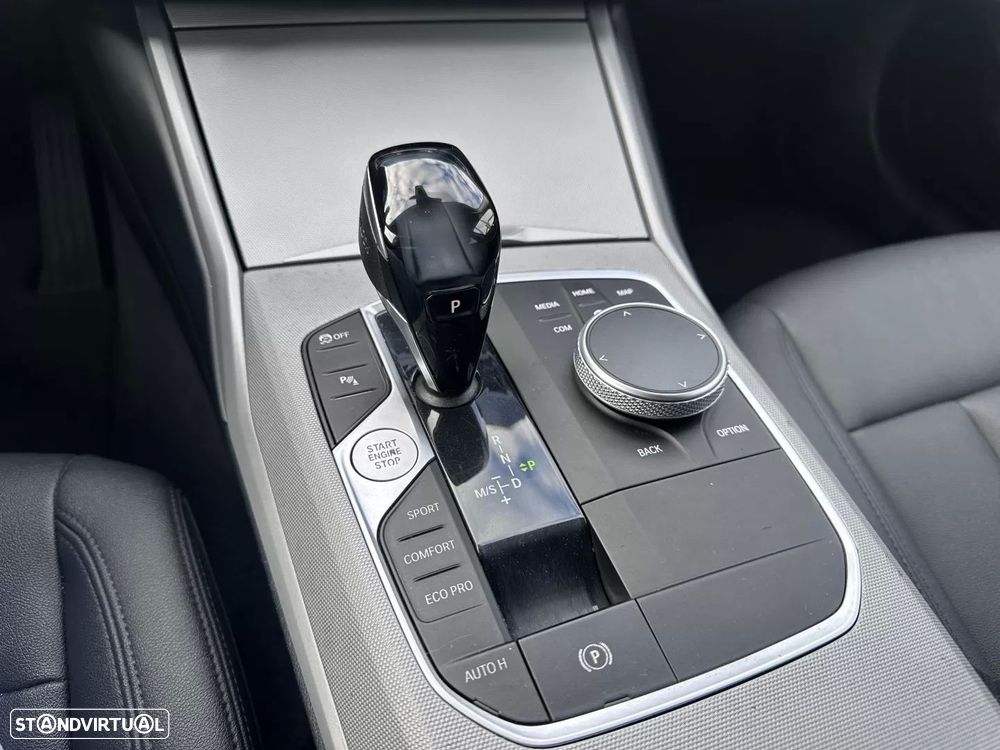BMW 318 d Aut. Sport Line - 37