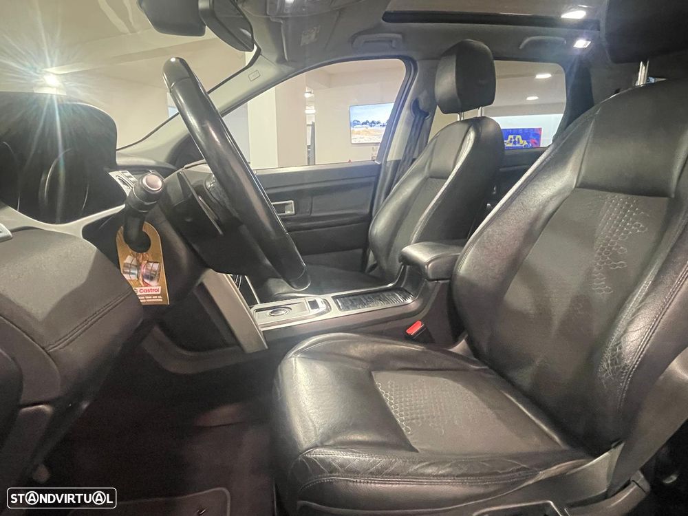 Land Rover Discovery Sport 2.0 TD4 HSE Luxury 7L Auto - 37