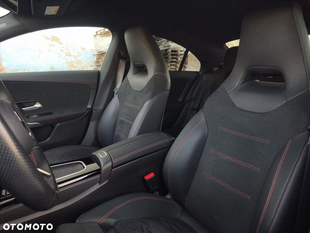 Mercedes-Benz CLA - 12