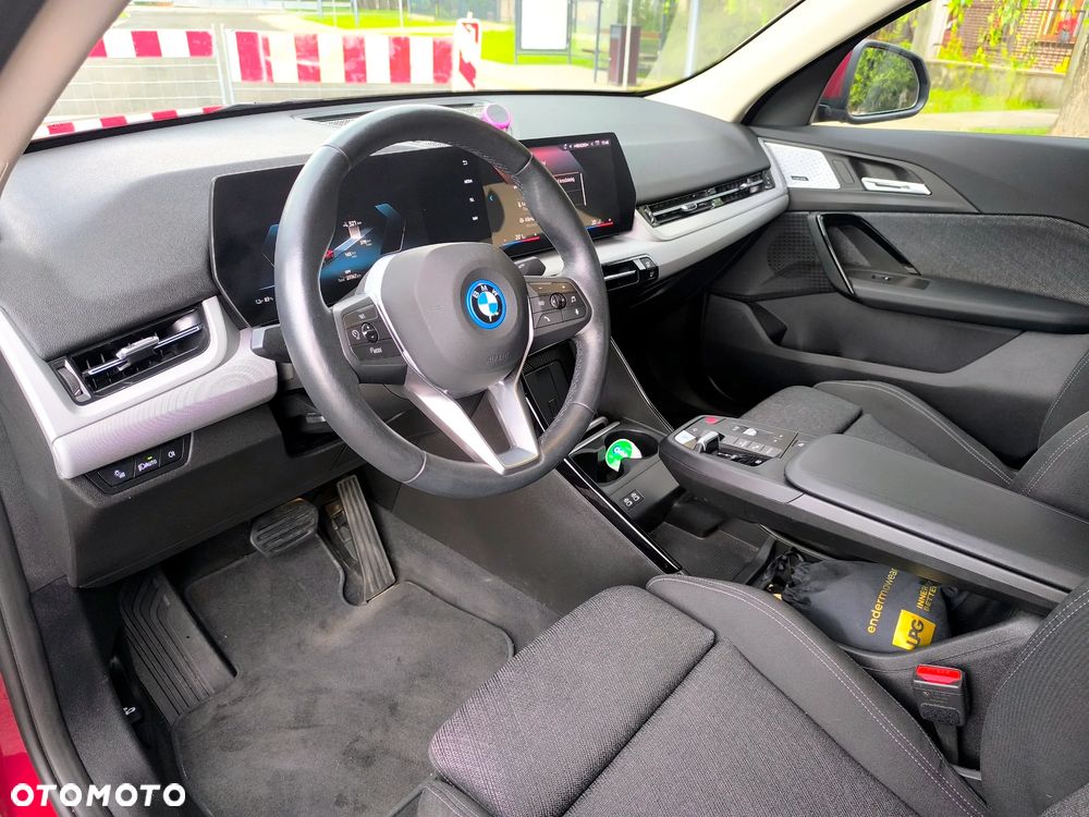 BMW iX2 - 11