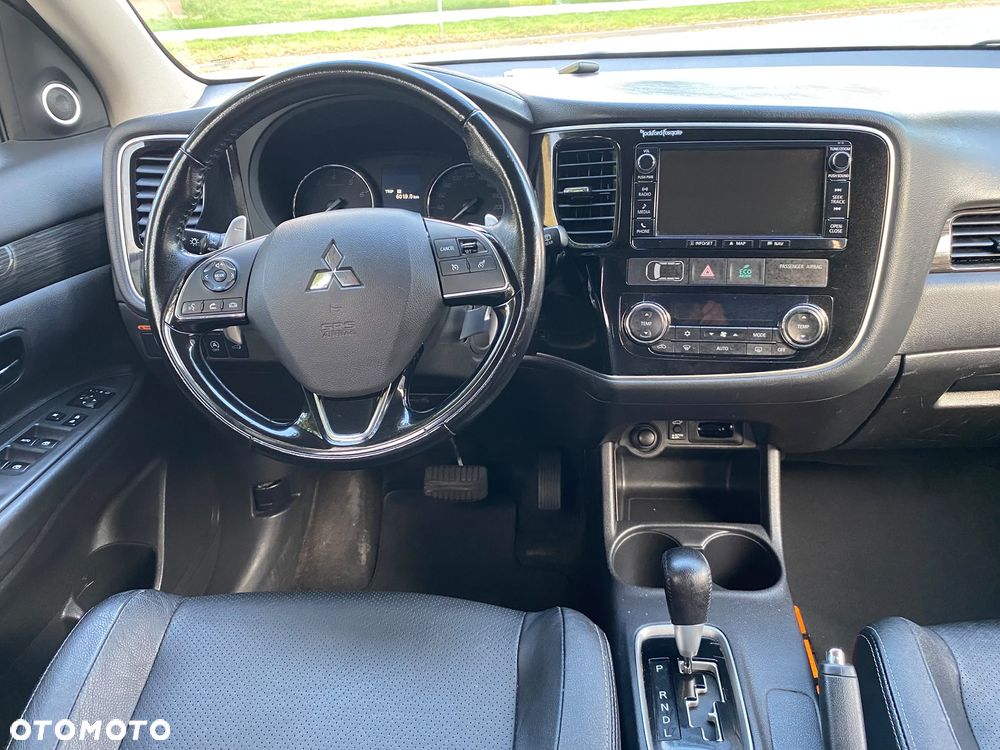 Mitsubishi Outlander 2.0 Intense + - 16