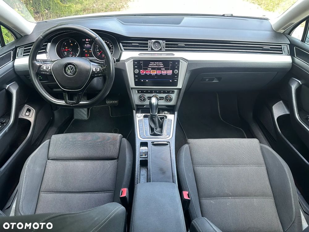 Volkswagen Passat 2.0 TDI SCR Trendline DSG - 19