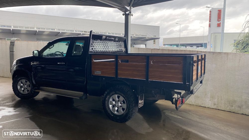 Toyota Hilux 4x4 Extra Cab Sol - 6