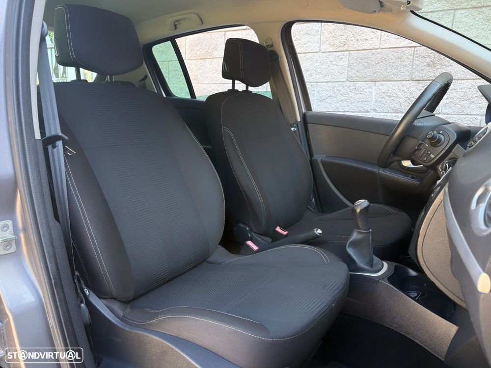 Renault Clio 1.2 16V Dynamique S - 15