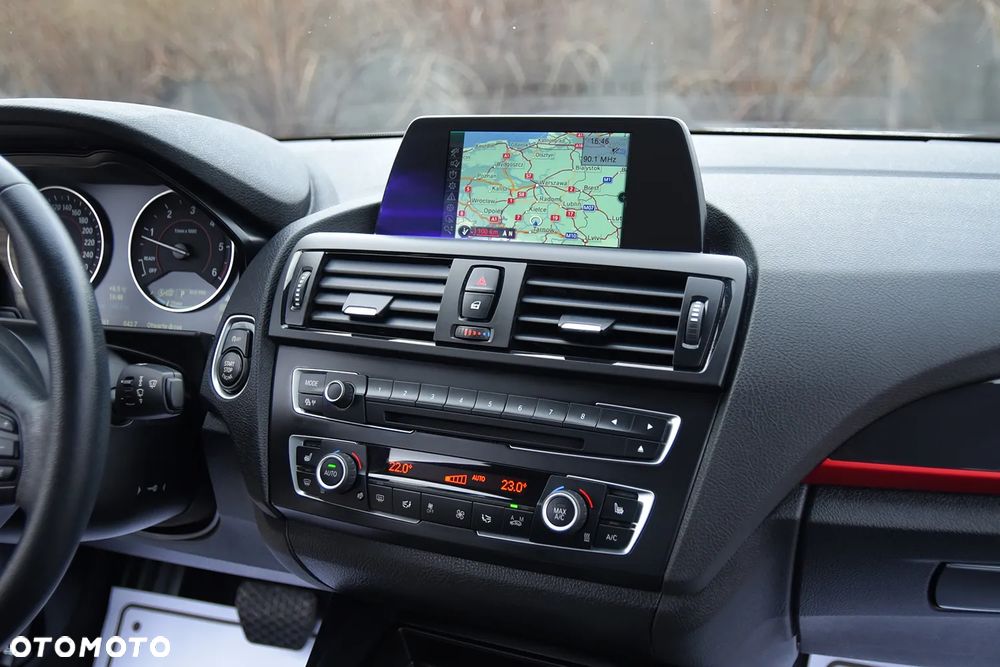 BMW Seria 2 218d Sport Line - 33