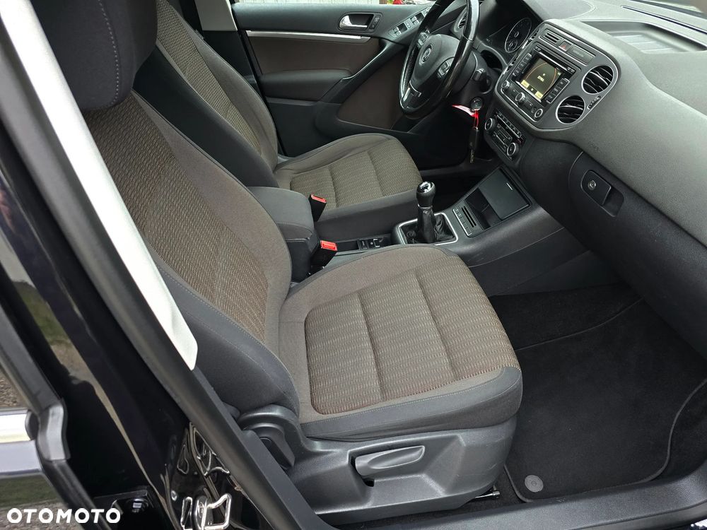 Volkswagen Tiguan 2.0 TDI DPF BlueMotion Technology Lounge Sport & Style - 12