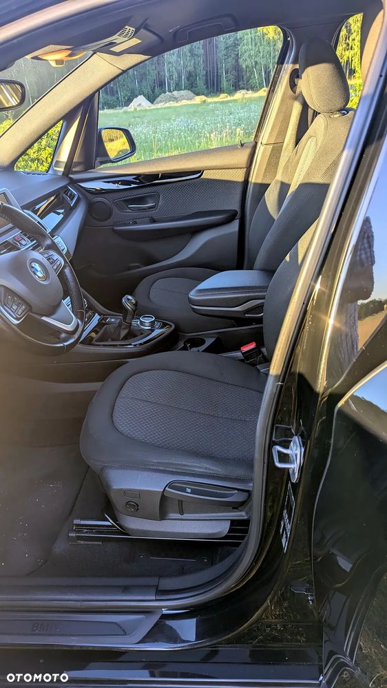 BMW Seria 2 218d - 6