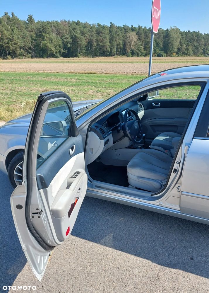 Hyundai Sonata - 4