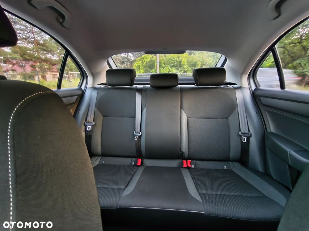 Skoda RAPID 1.6 TDI Ambition - 11