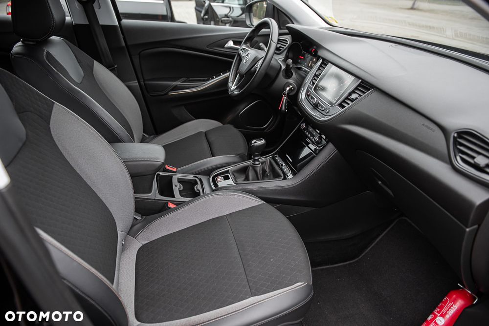 Opel Grandland X 1.2 Start/Stop Business Edition - 30