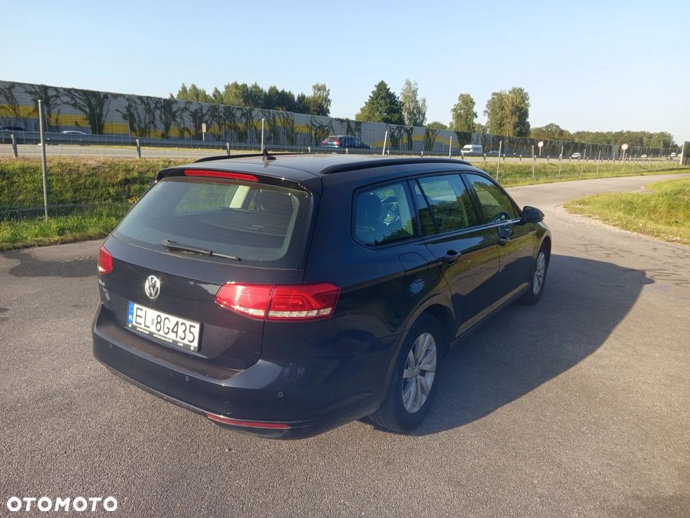 Volkswagen Passat 2.0 TDI SCR Trendline - 4