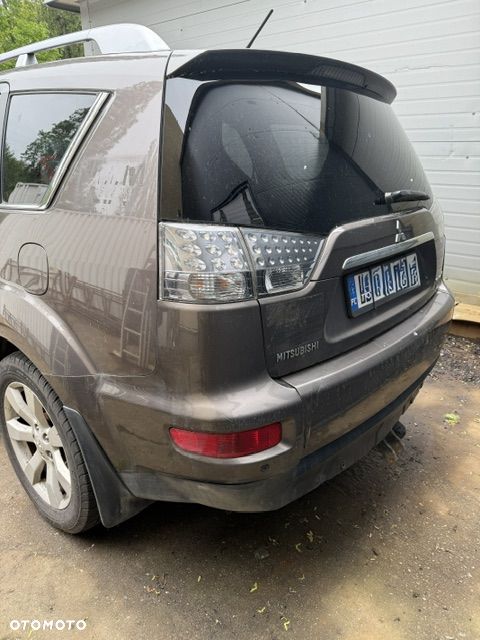 Mitsubishi Outlander - 3