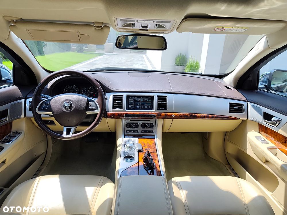 Jaguar XF 3.0 V6 S Luxury - 28