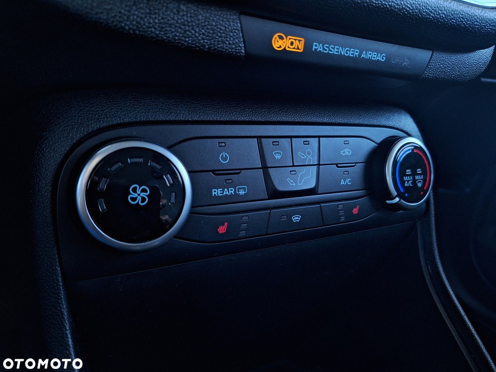 Ford Fiesta 1.0 EcoBoost Trend - 29