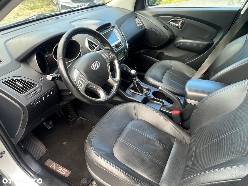 Hyundai ix35 2.0 CRDi 4WD Fifa World Cup Gold Edition - 15