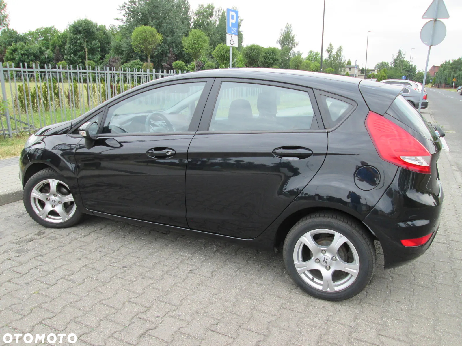 Ford Fiesta 1.25 Trend - 23