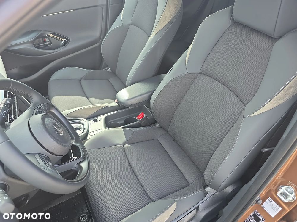 Toyota Yaris Cross - 25