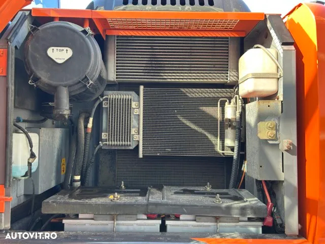 Hitachi ZX140W-5B - 12