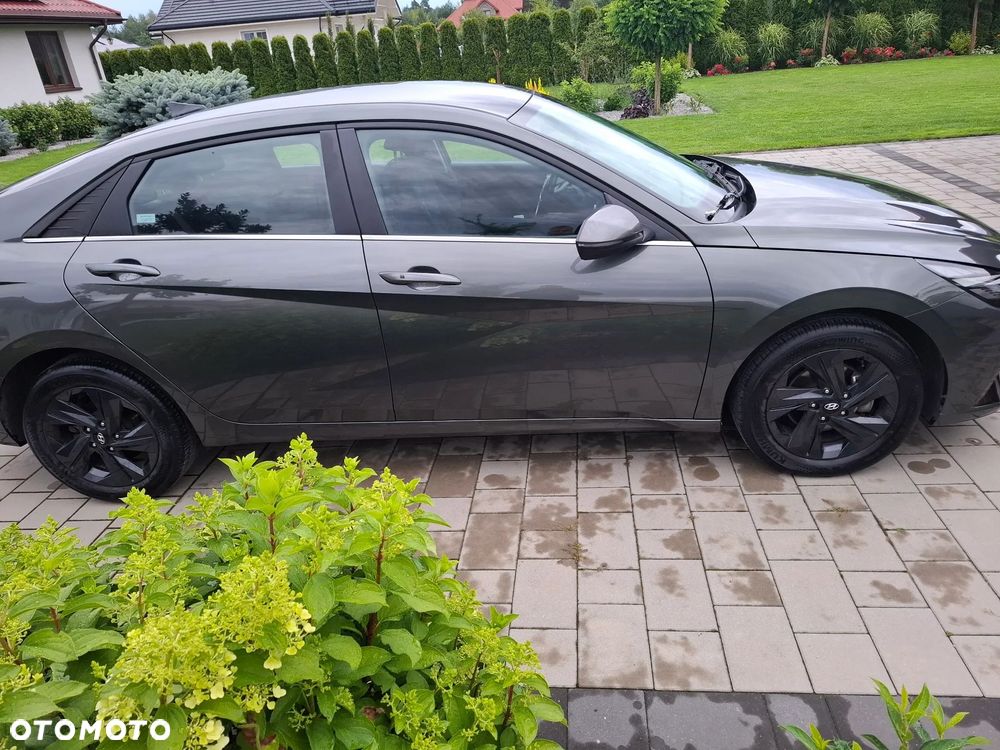 Hyundai Elantra 1.6 Executive CVT - 4