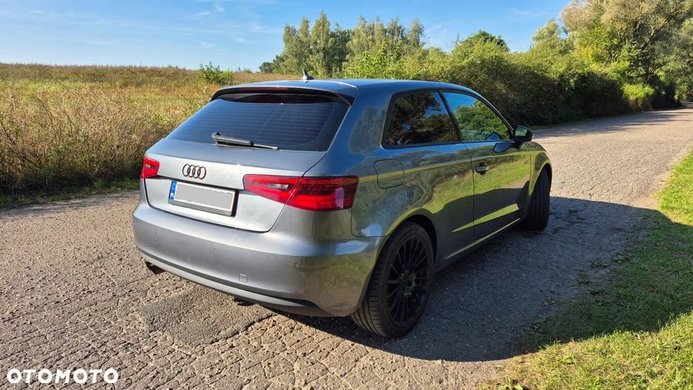 Audi A3 3-drzwiowe 2.0 TDI Attraction - 3